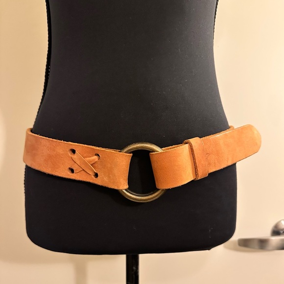 Banana Republic Accessories - Never Worn Banana Republic Italian Leather Double Ring Belt in Tan. Size S